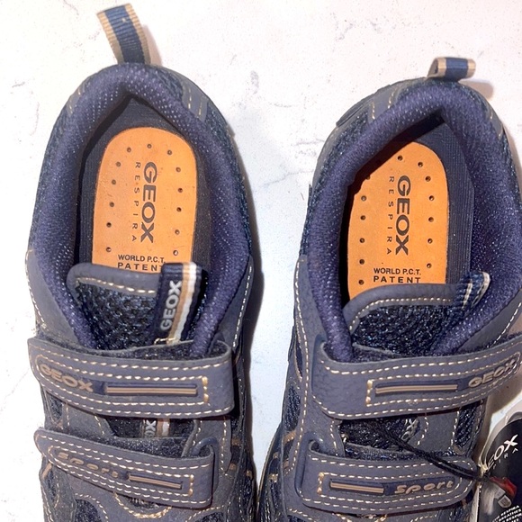 Brand New GEOX Boys Mesh Sneakers Size US 12 kids - Picture 4 of 7